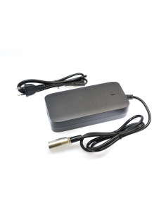 Køb 36V elcykel oplader her! XLR 3-pin stik. Output 42V / 3A. DKK 379
